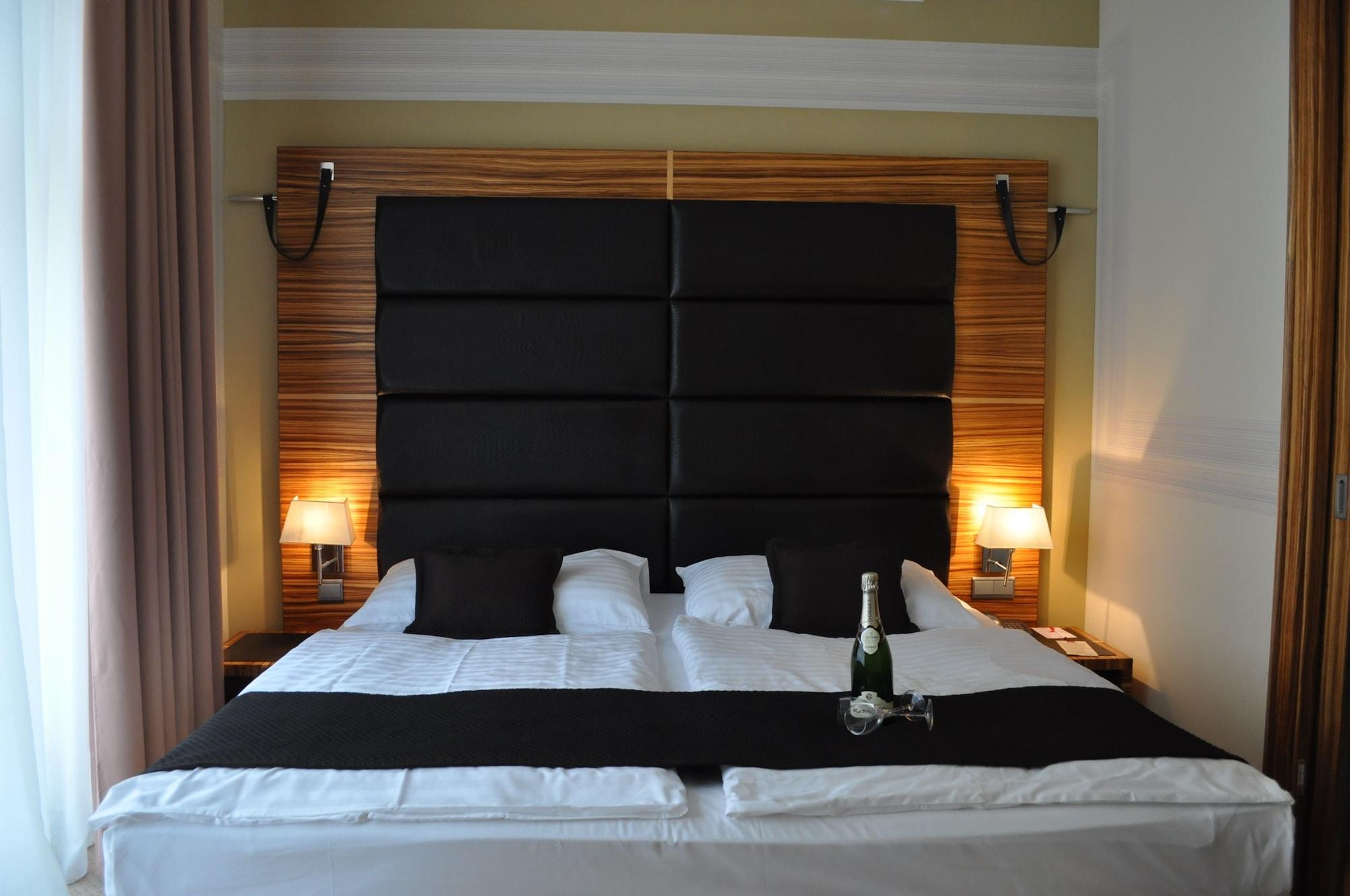 Art Hotel William Bratislava Buitenkant foto