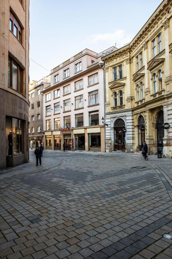 Art Hotel William Bratislava Buitenkant foto
