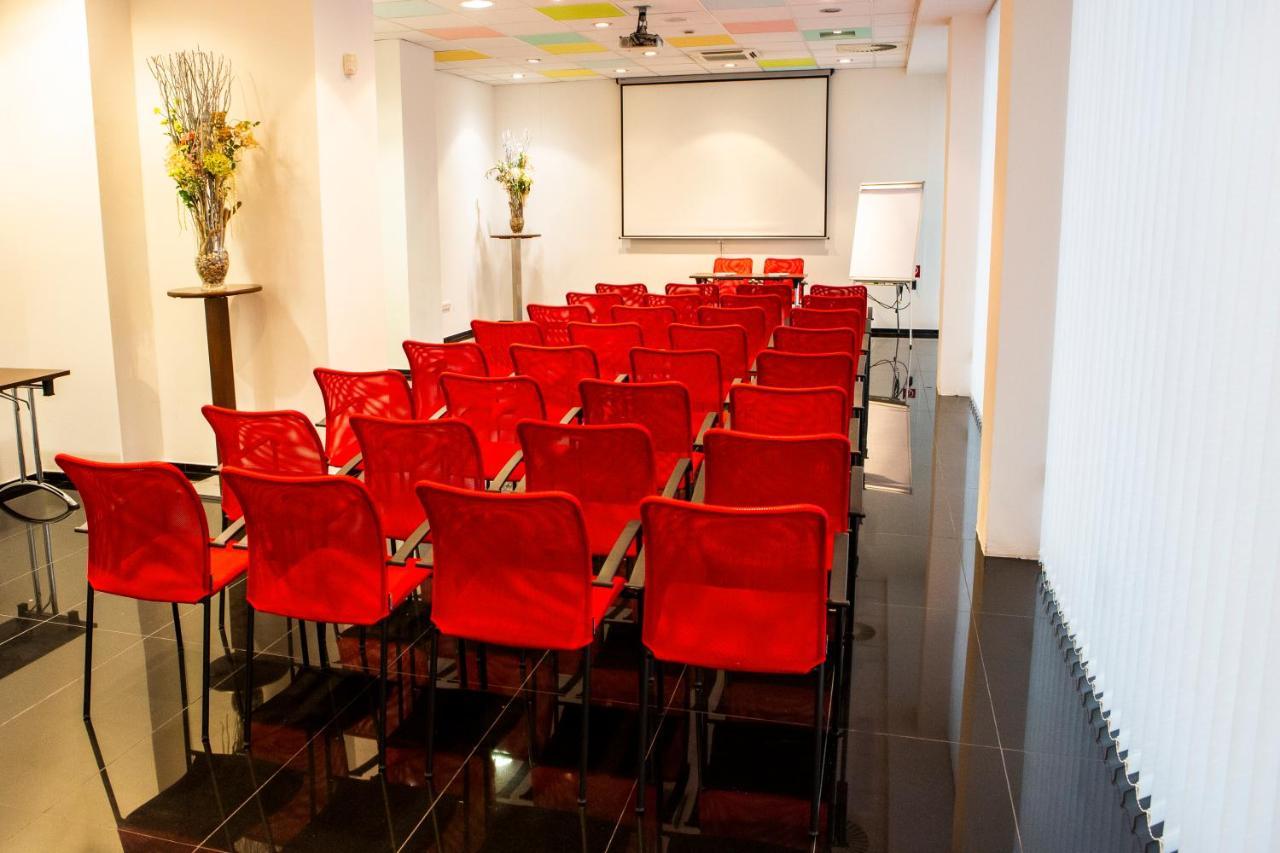 Art Hotel William Bratislava Buitenkant foto